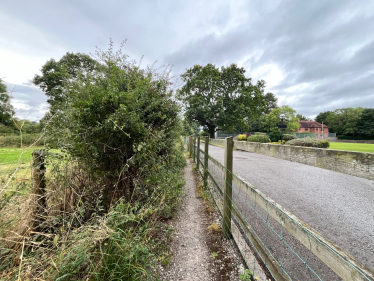 Saughall footpath